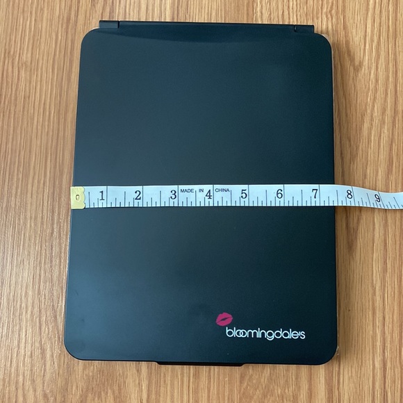 ❤️ Bloomingdales LED Portable Vanity Mirror New in Box - Picture 6 of 12